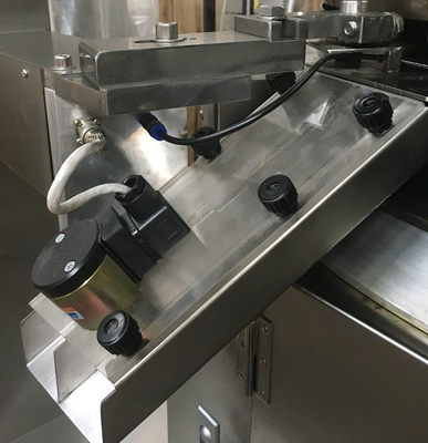 TIANHE Round Oval Shape B Tooling High Speed Tablet Press Machine Full Closed supplier